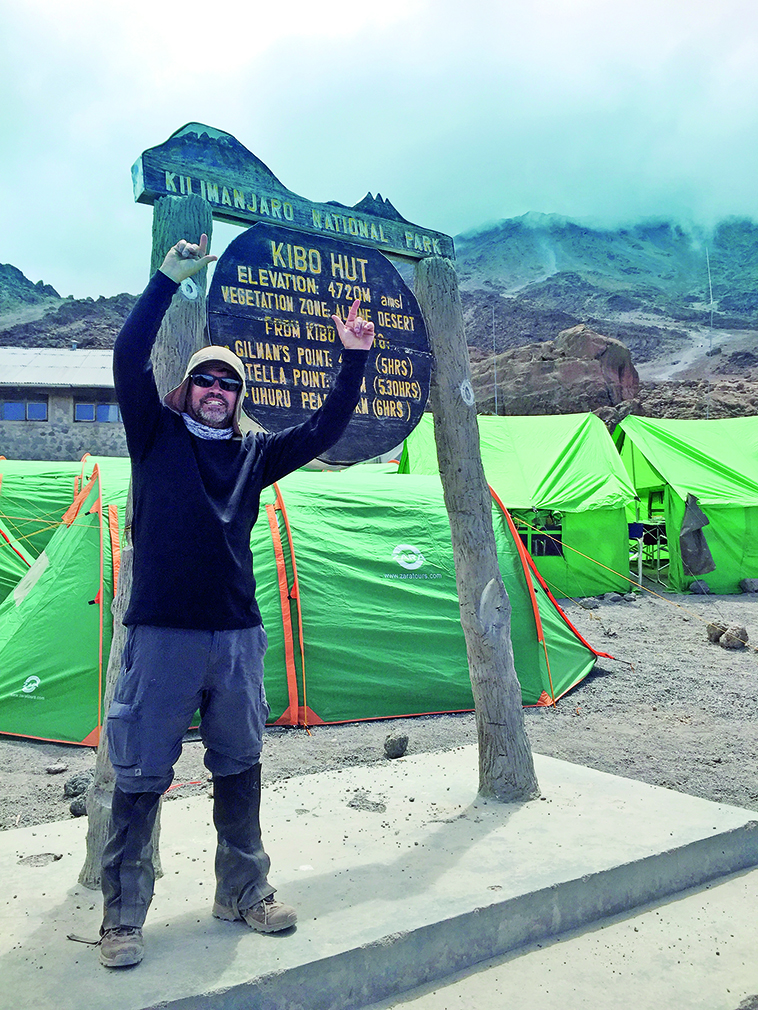 Previ200-Vida boa-Carlos Ferraz no Kilimanjaro-Arquivo pessoal-p32editado_.jpg